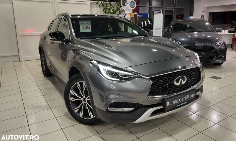 Infiniti Q30