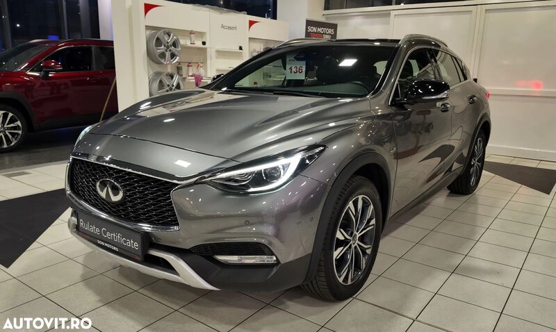 Infiniti Q30